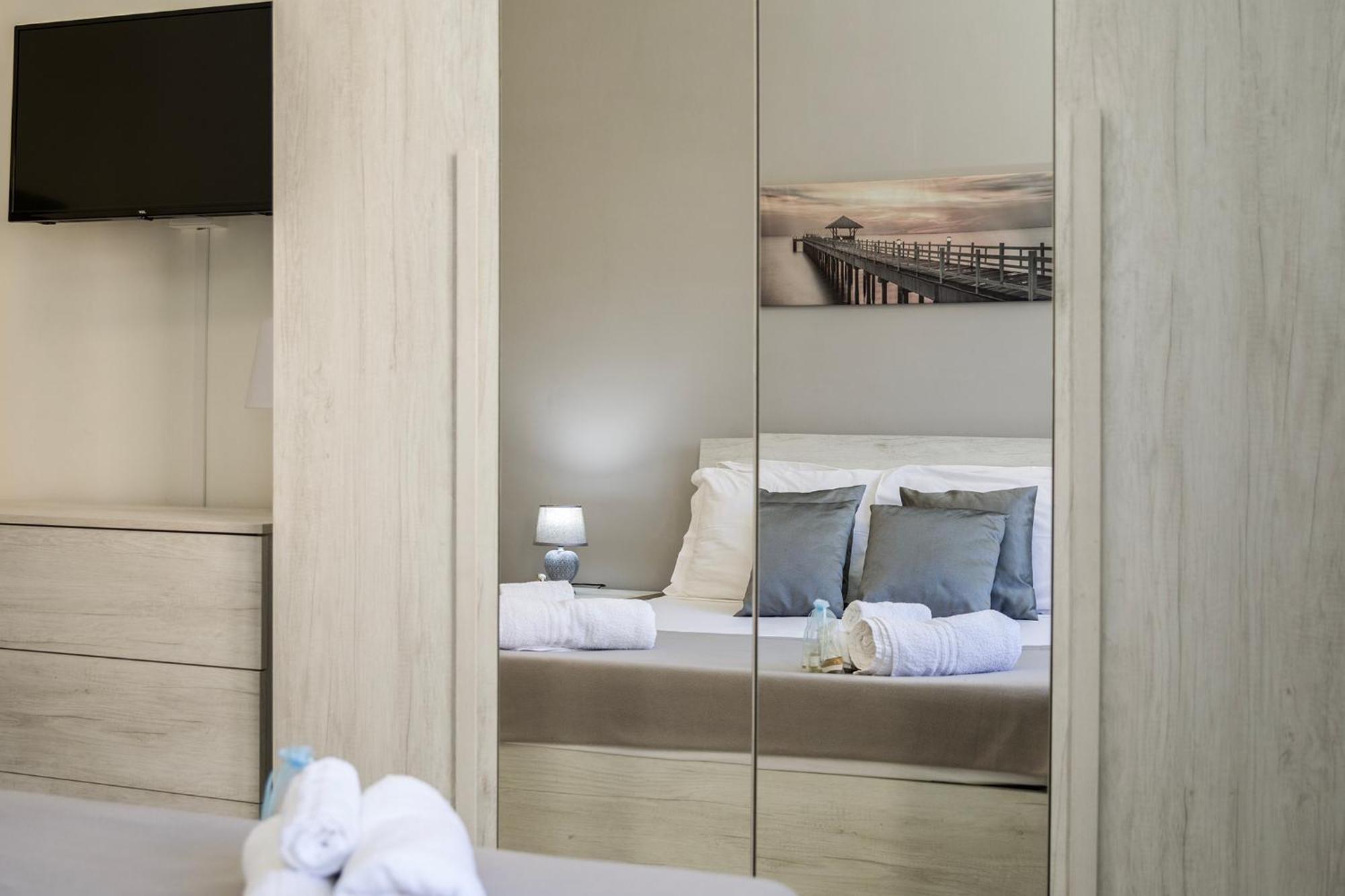 Riva Serena Lido di Ostia Luaran gambar